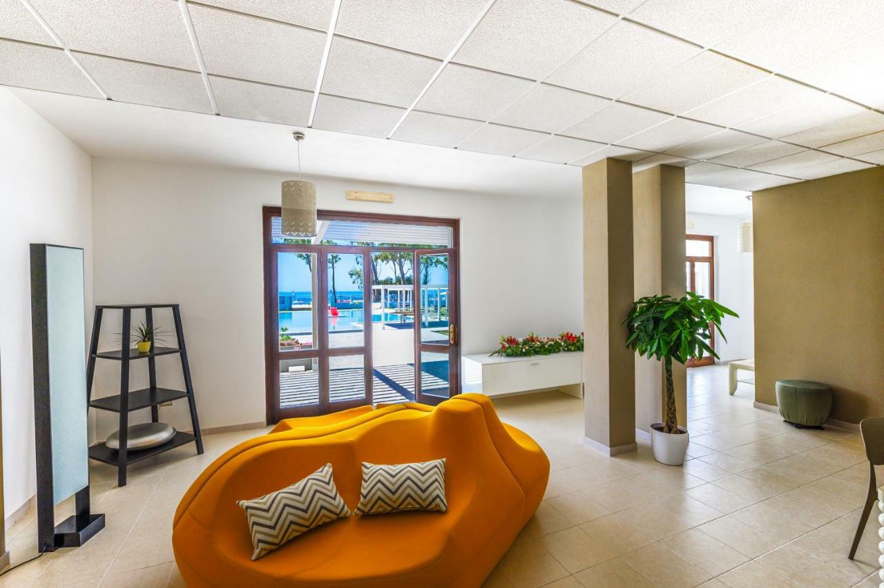 Hotel Lido Beach Phg Ористано Екстер'єр фото
